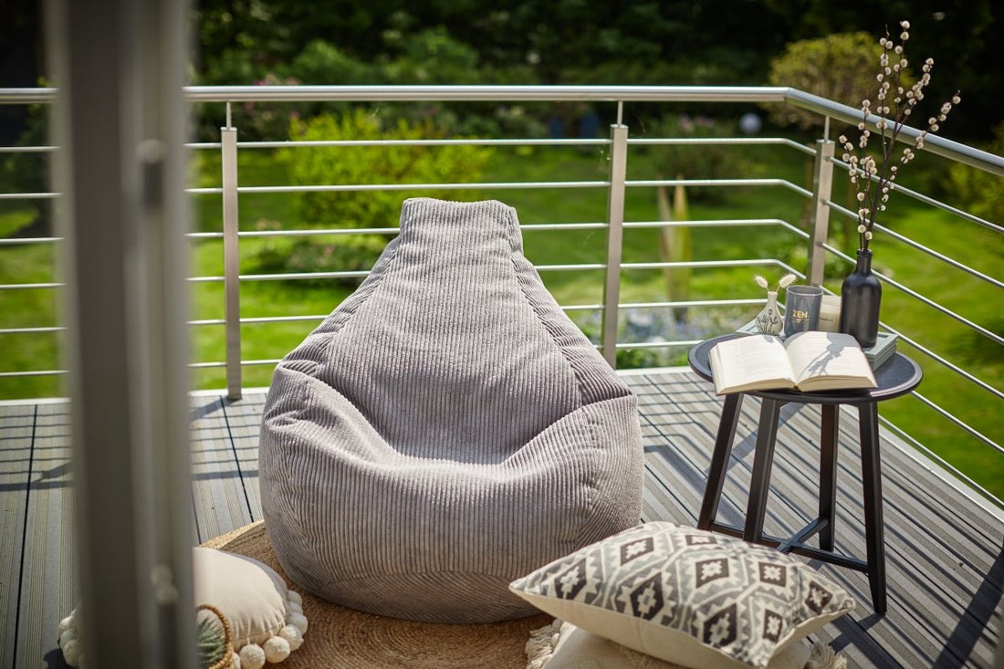 Sitzsack auf dem Balkon - der ideale Rückzugsort